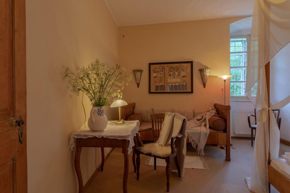 Bed, Photo of the whole room, Decorative detail, Bedroom