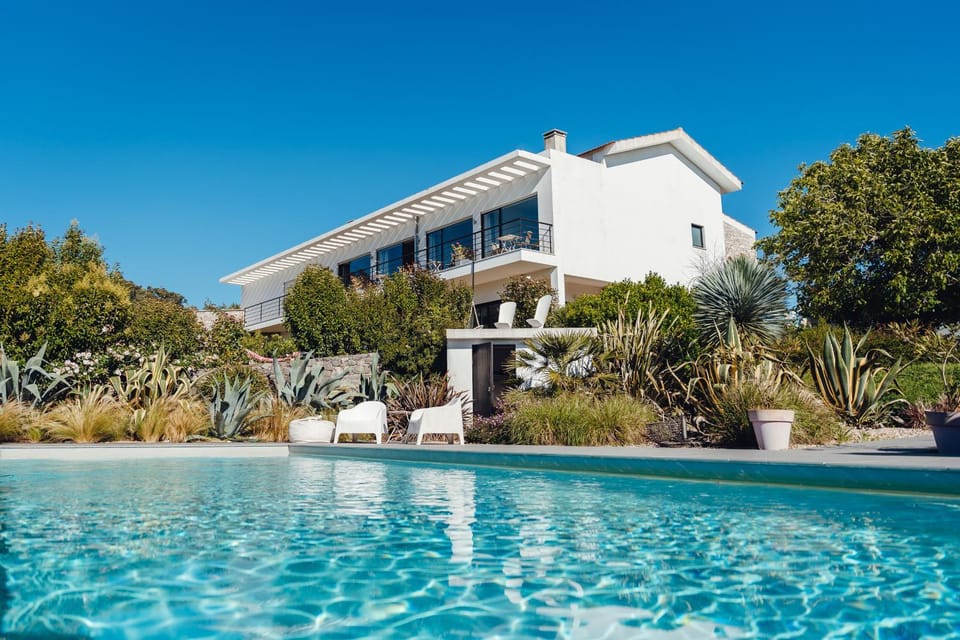 Property building, Garden, Pool view, Swimming pool