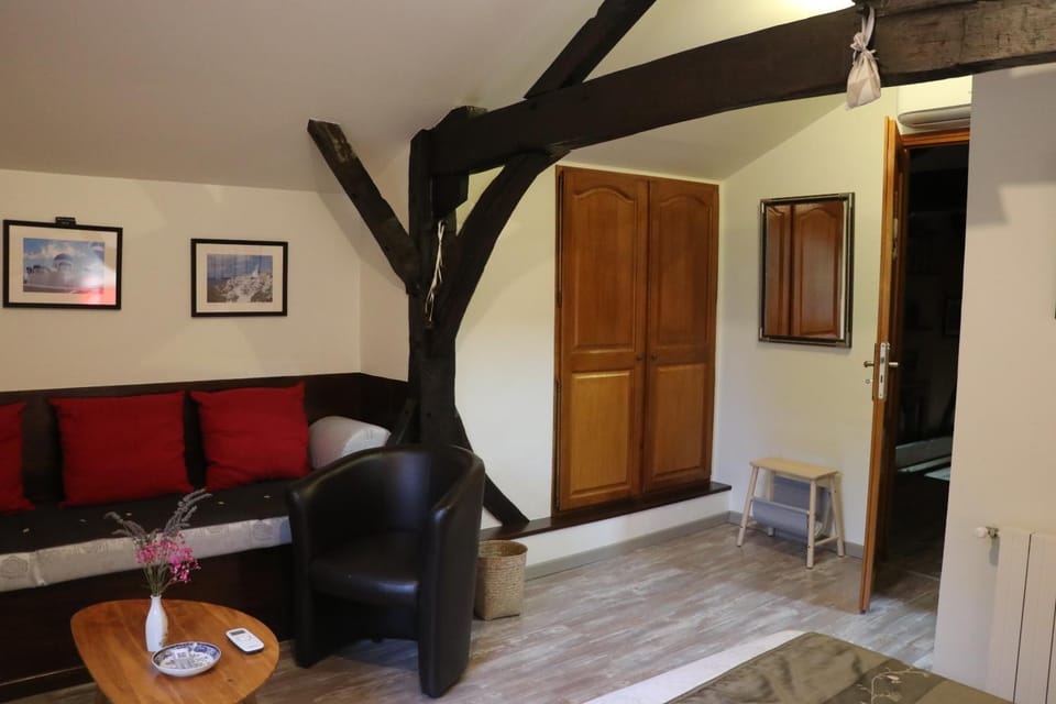 Seating area, wardrobe