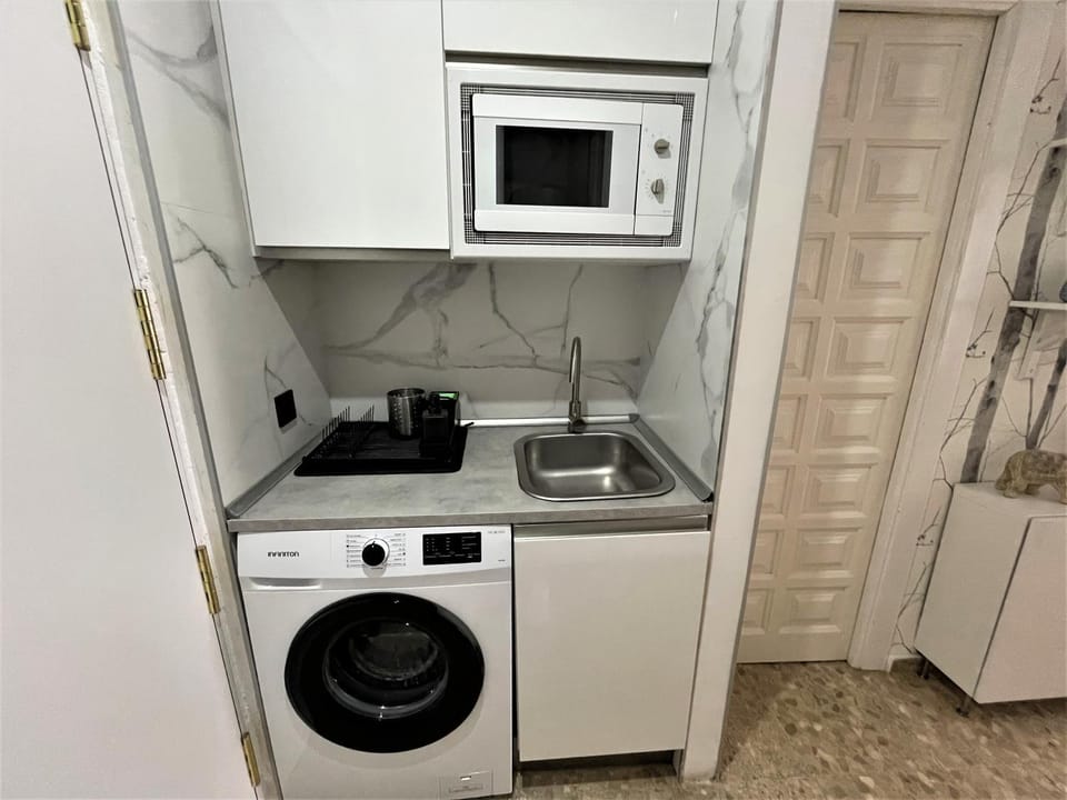 minibar, washing machine, kitchen