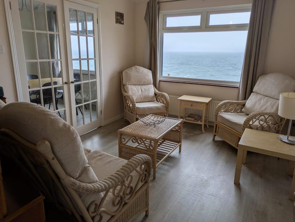 Porthleven Coastal Retreat with 5 Bedrooms House in Porthleven