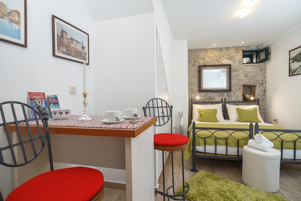 Living room, Bedroom