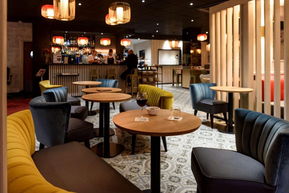 Lounge or bar, Lounge or bar, On site