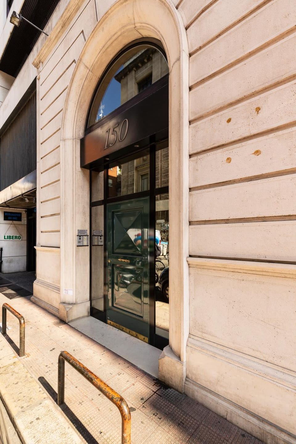 Property building, Facade/entrance