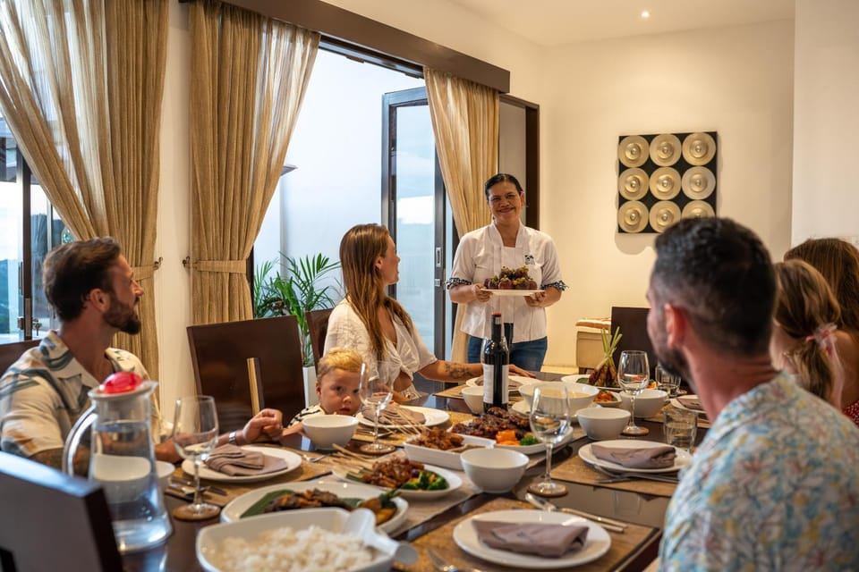 Dining area, Lunch, Lunch, Dinner, Dinner