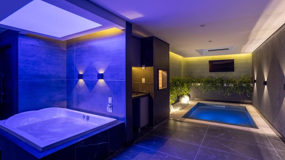 BBQ facilities, Hot Tub, Pool view, Swimming pool