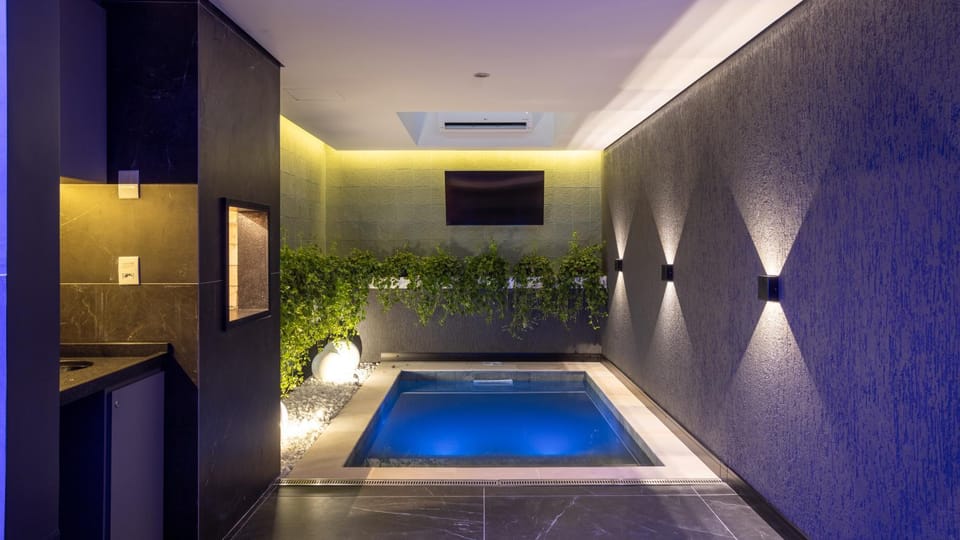 TV and multimedia, Swimming pool, air conditioner