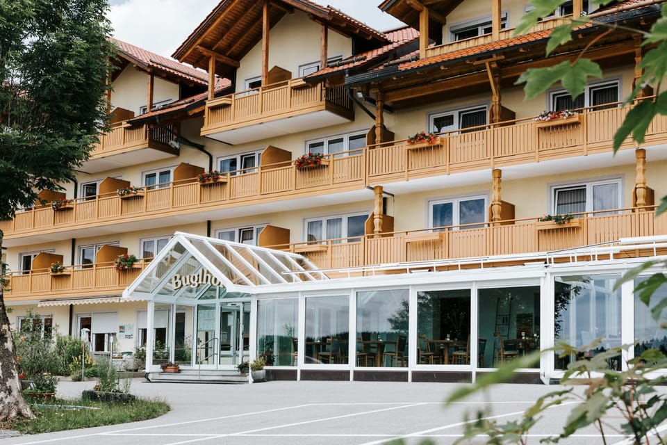 Property building, View (from property/room), Balcony/Terrace