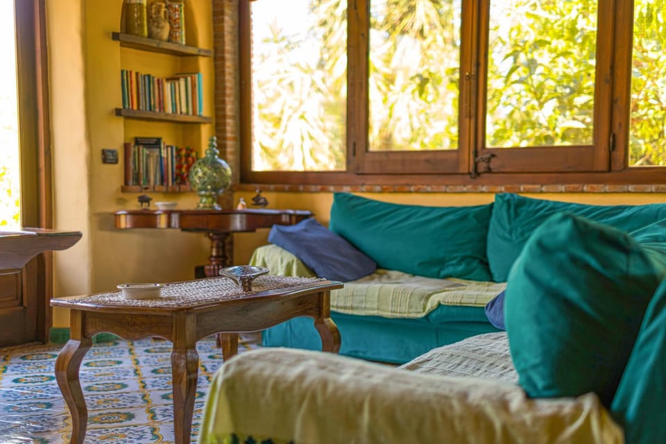 Library, Living room