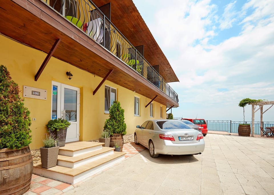 Facade/entrance, Sea view