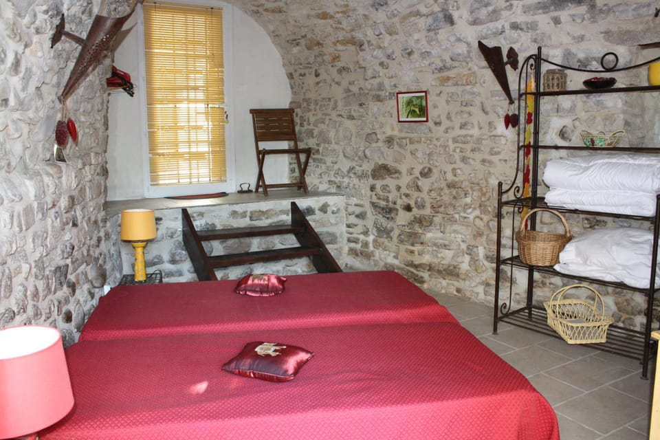 Bed, Photo of the whole room