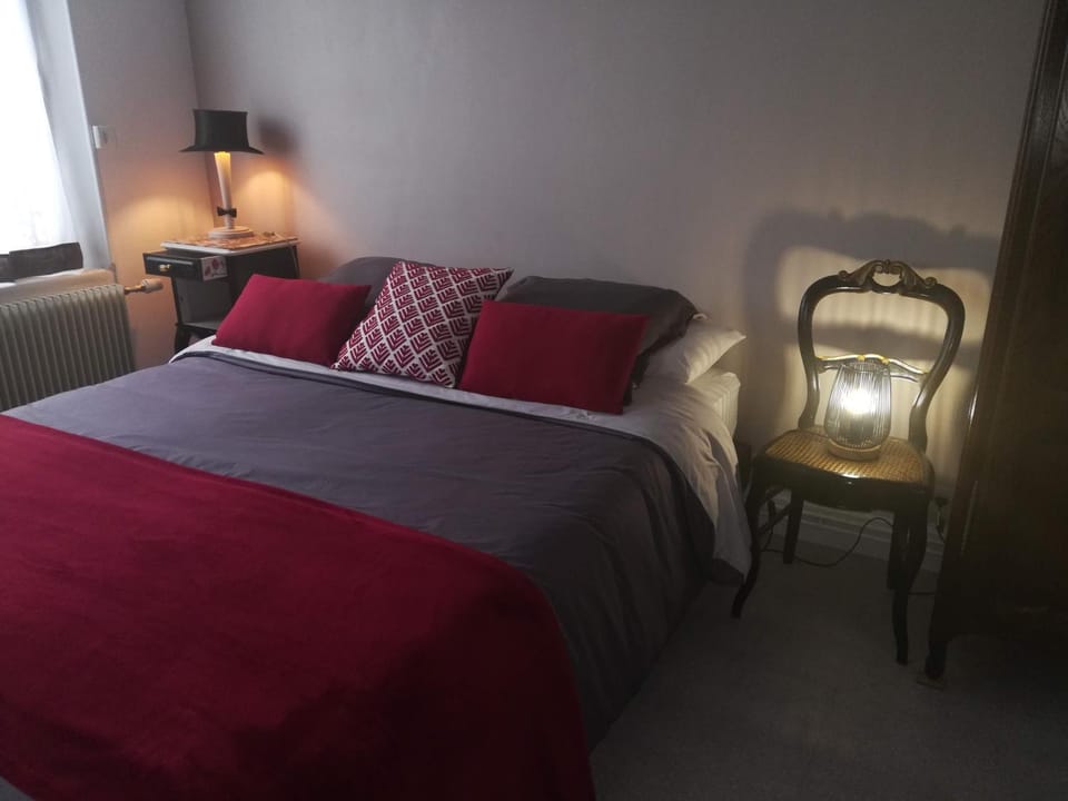 Property building, Bed, Photo of the whole room, Bedroom