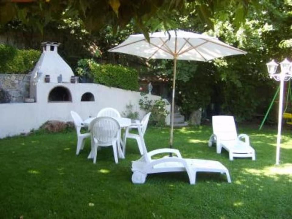 Patio, BBQ facilities, Garden