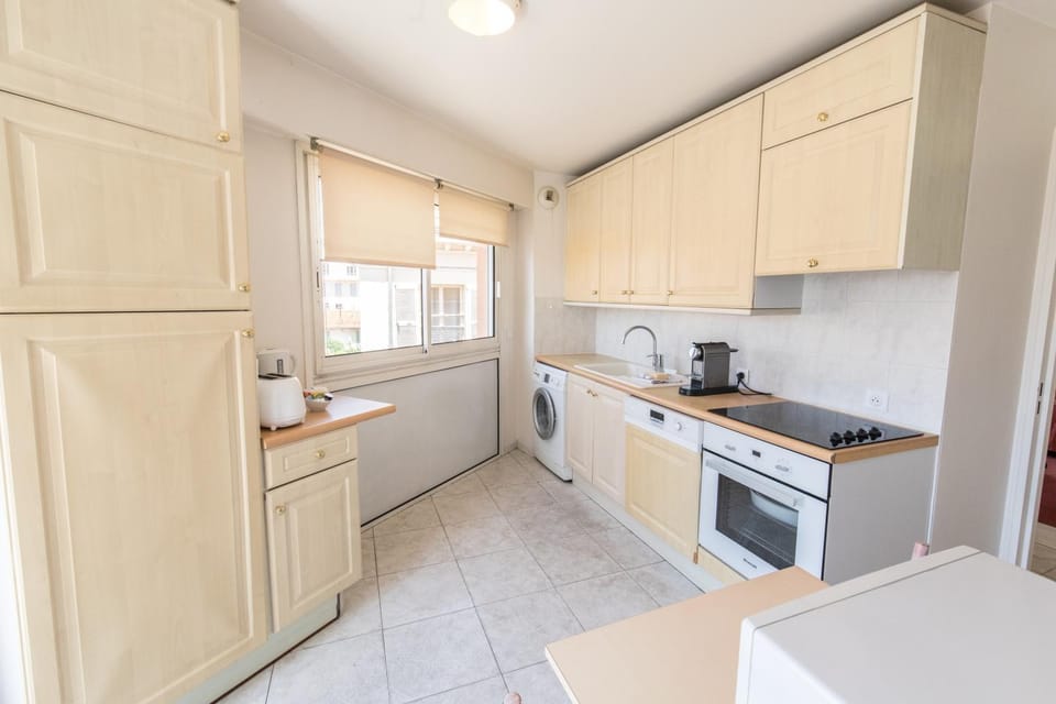 Kitchen or kitchenette, toaster