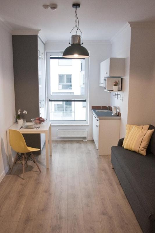 Kitchen or kitchenette, Seating area