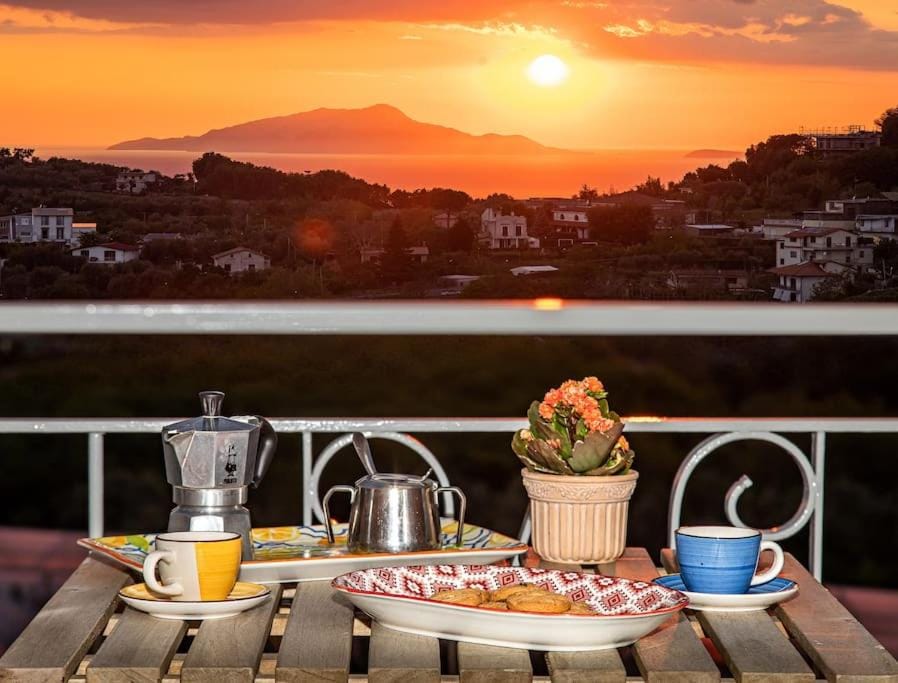 Patio, View (from property/room), Balcony/Terrace, Sunrise, Sunset