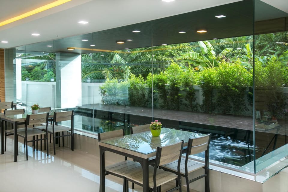 ตะวันอพาร์ทเม้นท์โฮเทลThawanapartmentHotel Apartment in Thailand