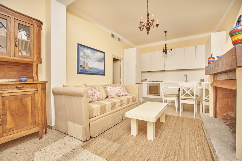 Kitchen or kitchenette, Living room