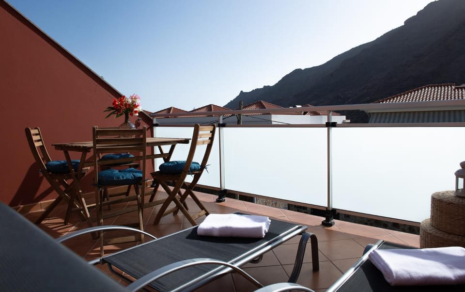 Balcony/Terrace, Mountain view