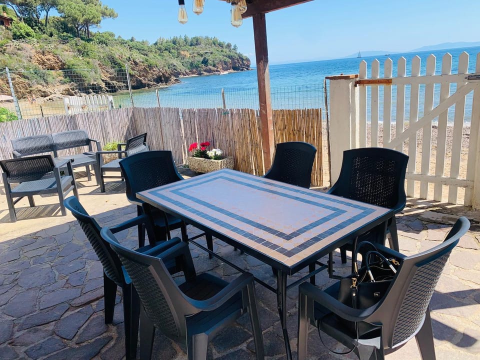 Patio, Day, Natural landscape, View (from property/room), Balcony/Terrace, Living room, Seating area, Dining area, Sea view