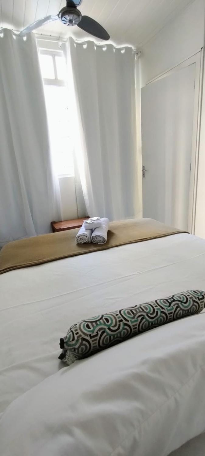 Bed, Photo of the whole room, towels