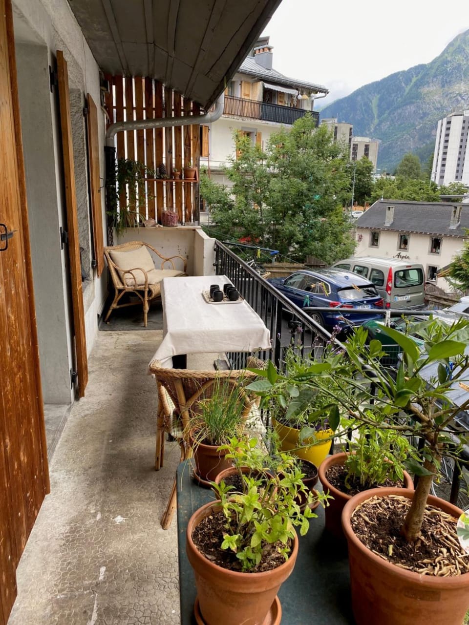 Balcony/Terrace, Mountain view