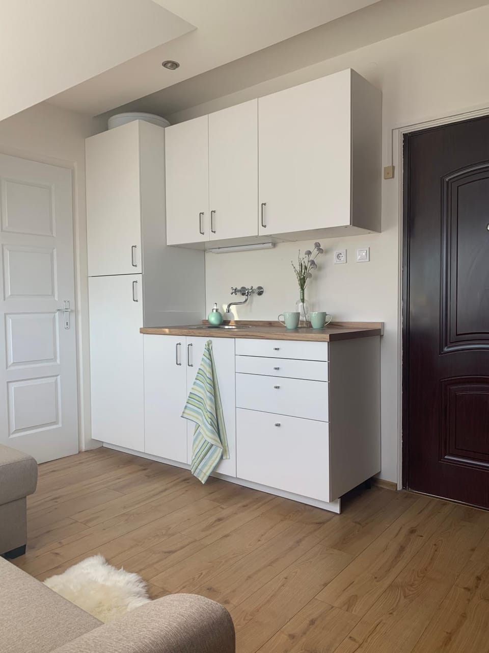 Kitchen or kitchenette, stove