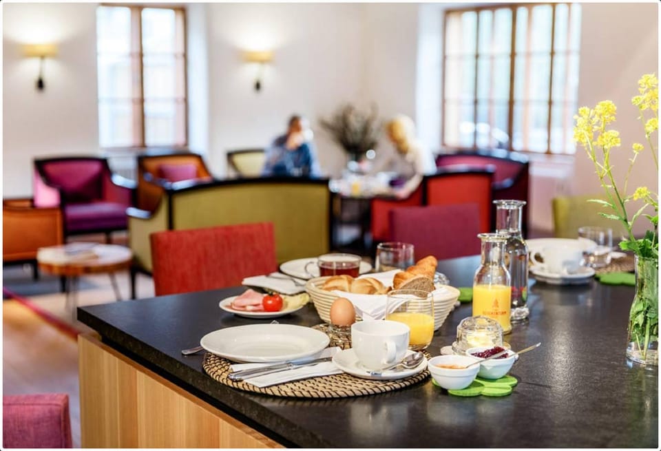 Breakfast, Buffet breakfast