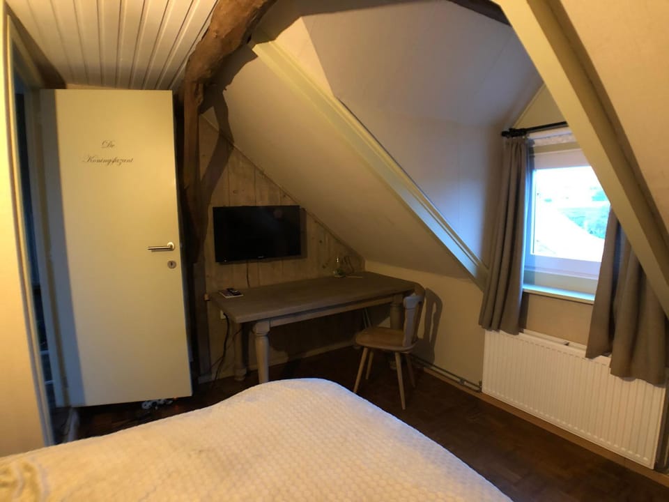 TV and multimedia, Bedroom