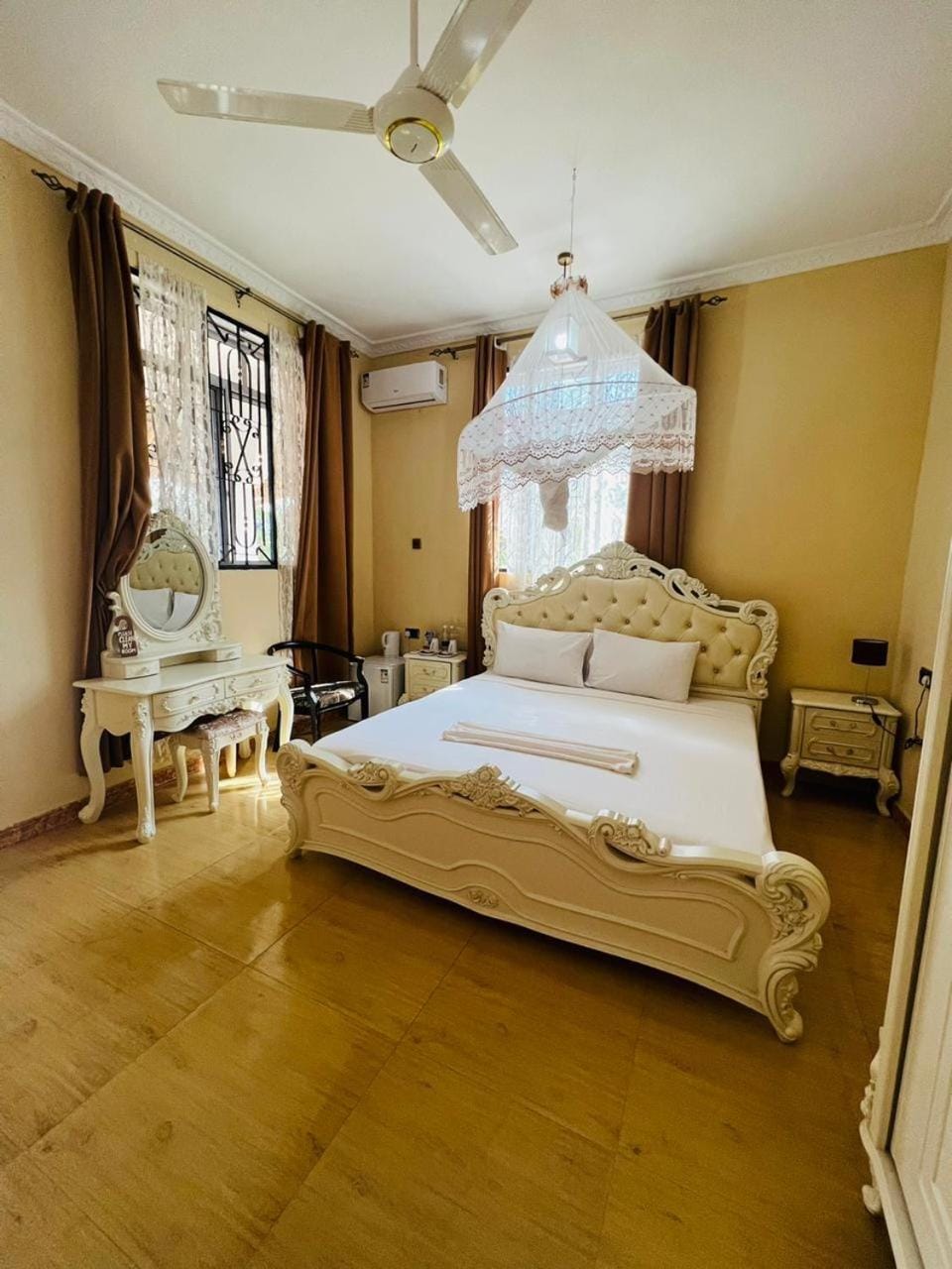 Photo of the whole room