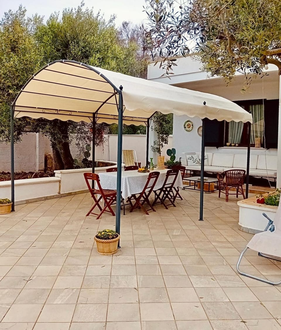 Patio, Dining area