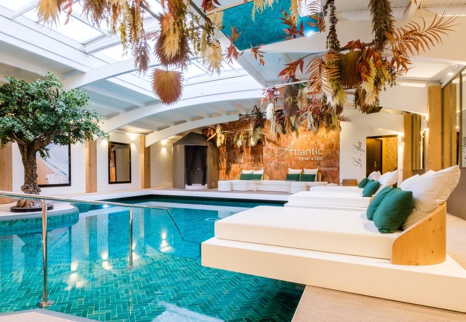 Pool view, Swimming pool, Swimming pool