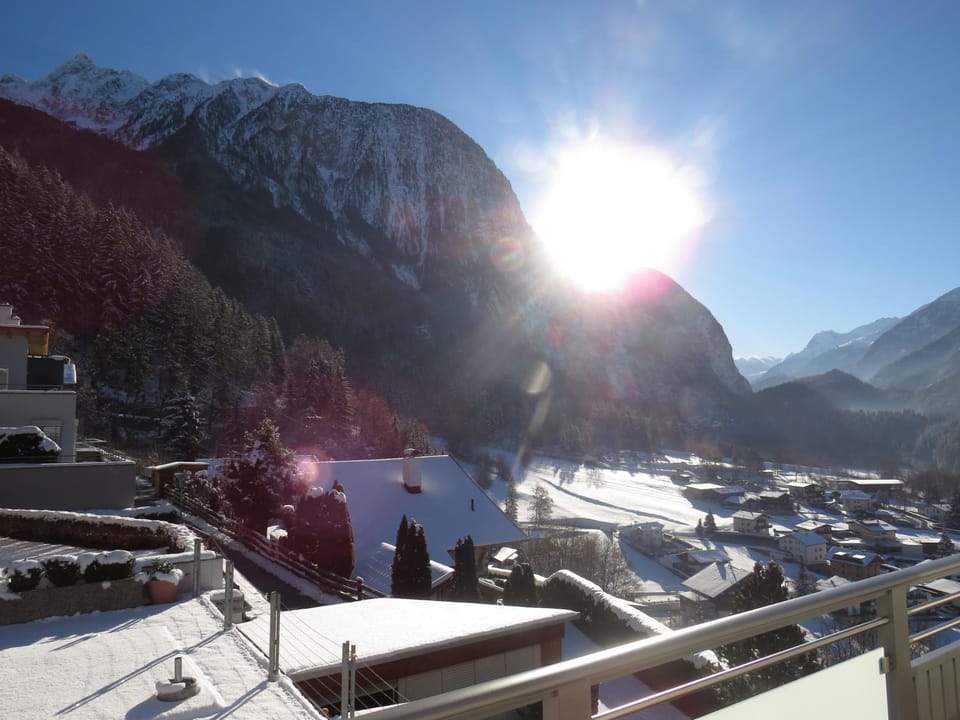 Winter, Balcony/Terrace, Mountain view