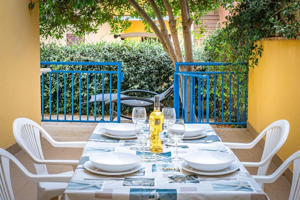 Patio, Summer, Dining area, Garden view