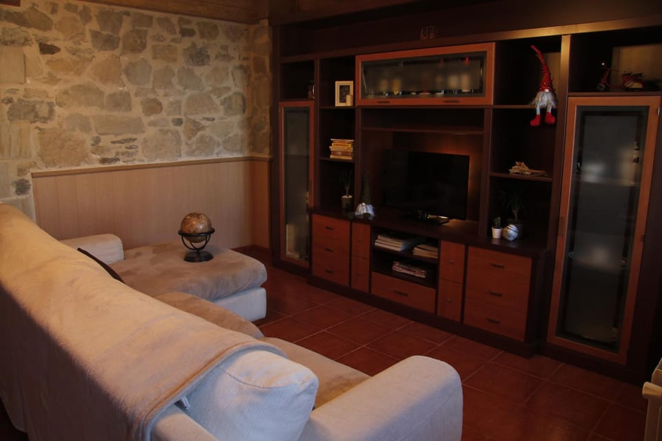 Areeta Etxea - Espejo House in Basque Country