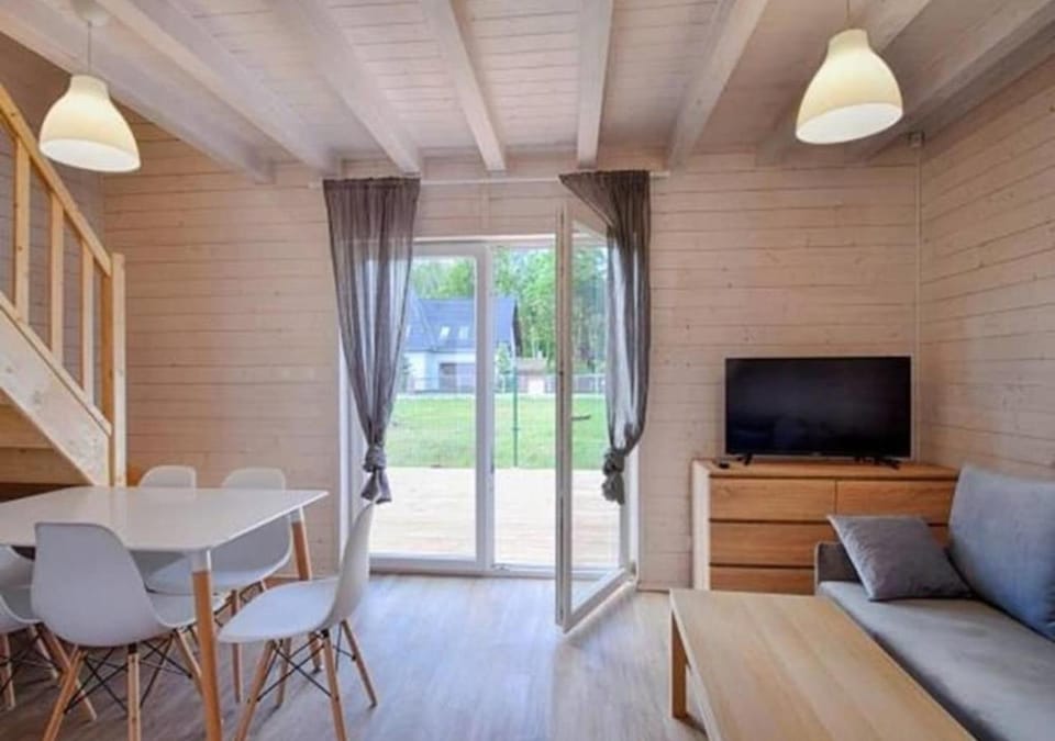 Balcony/Terrace, Balcony/Terrace, Quiet street view