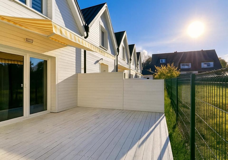 Property building, Balcony/Terrace, Balcony/Terrace