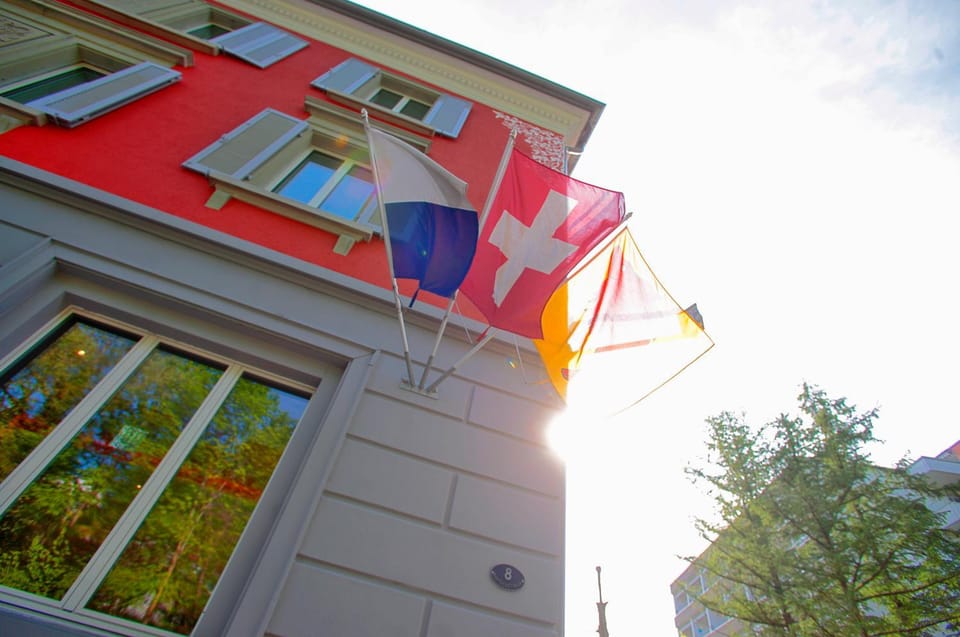 Property building, Facade/entrance, Day