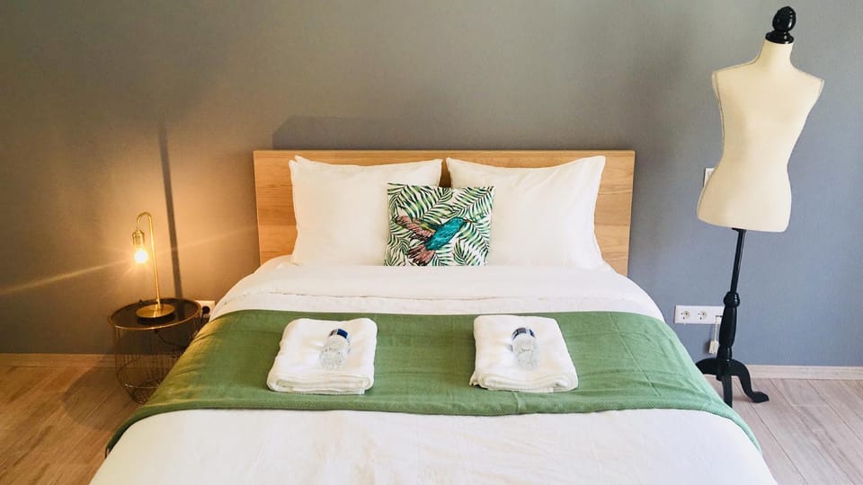 Art Deco 100m2 Flat 2 min Walking from Train Station in City Center, Free Parking and Terrace - 2B Apartment in Luxembourg