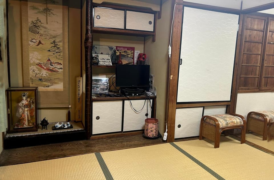 ファミリー向け民泊 かつら 二条城近くの和風座敷 Bed and Breakfast in Kyoto
