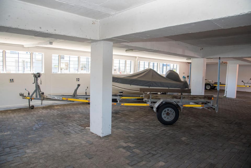 Waterfront 1BD Quay West Apartment in Knysna