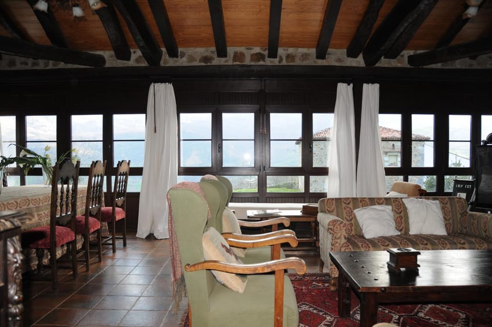 Lounge or bar, Dining area