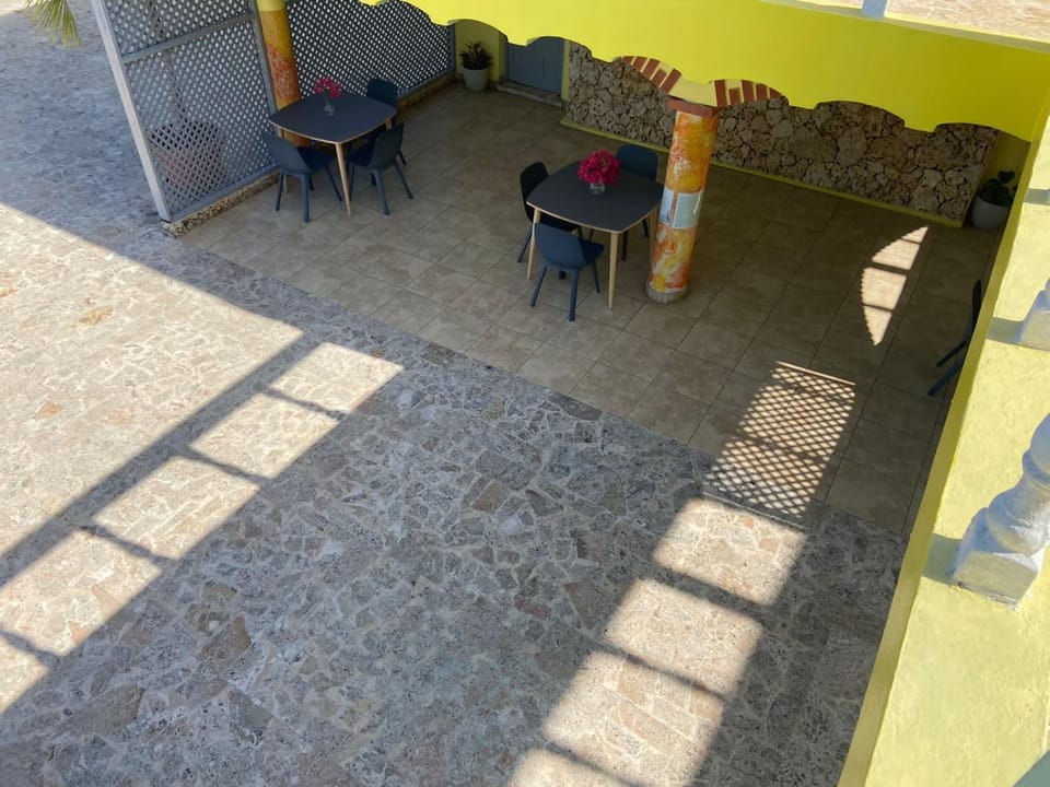 Patio, Restaurant/places to eat, Restaurant/places to eat, Day, Dining area