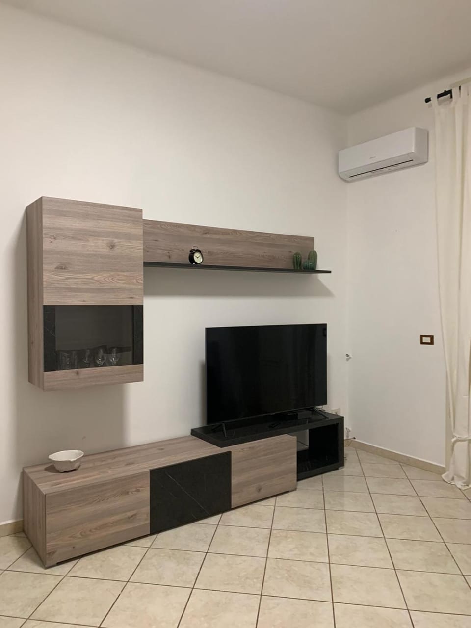 TV and multimedia, Seating area
