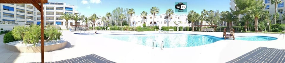 Off site, Garden, Swimming pool, sunbed