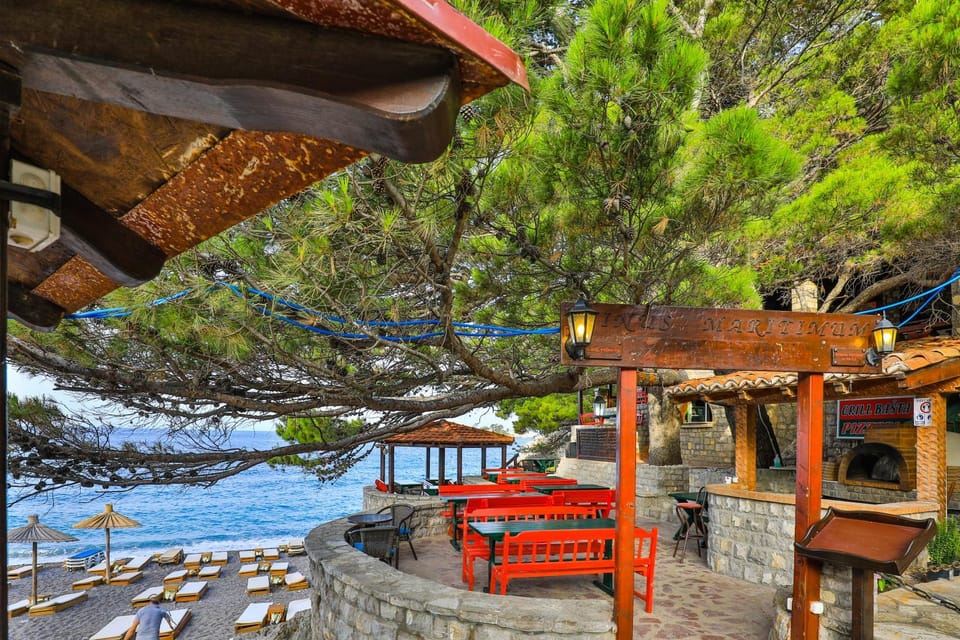 Restaurant/places to eat, Beach