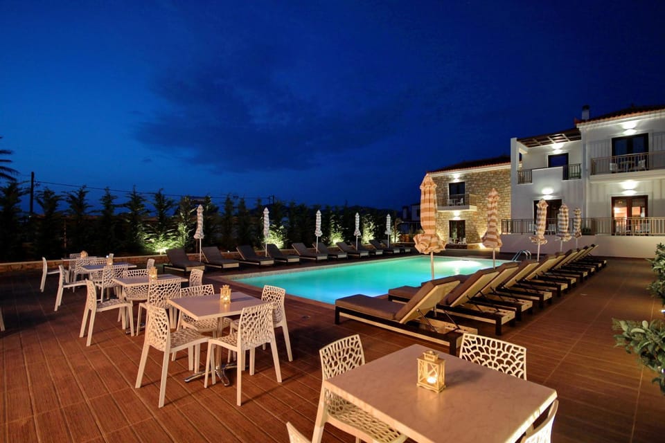 Swimming pool, Swimming pool