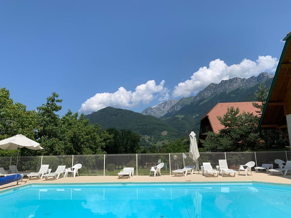 Natural landscape, Solarium, Mountain view, Pool view, Swimming pool, Swimming pool, sunbed