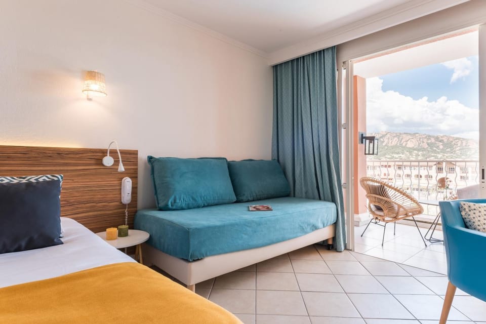 Bed, Day, Summer, View (from property/room), Balcony/Terrace, Living room, Photo of the whole room, Seating area, Bedroom