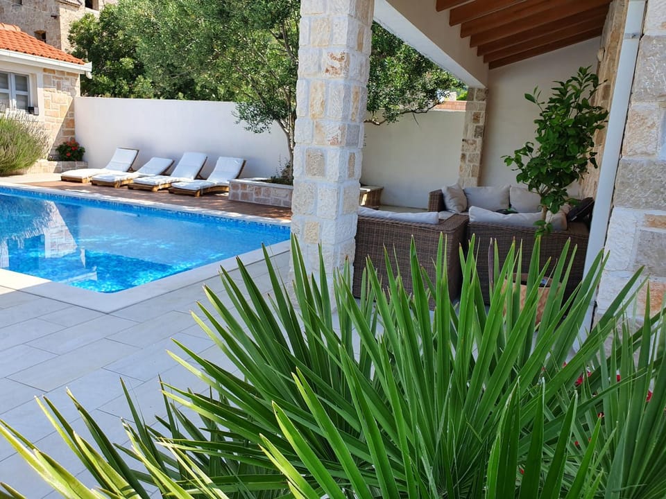 Pool view, Swimming pool